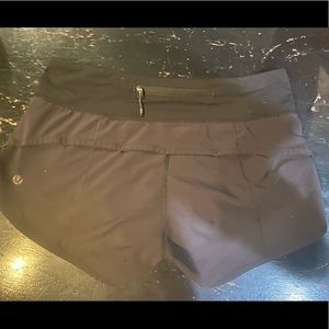 Lululemon Black Speed Up Shorts 2.5 Size 2